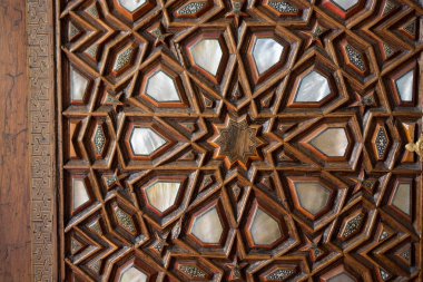 Osmanlı sanatı İnci kaküllerin Anası örneğidir