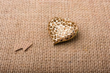 Nesne bir ok ile kalp şeklinde