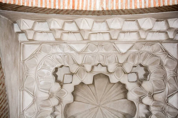 Arte de escultura em mármore otomano em padrões florais — Fotografia de Stock