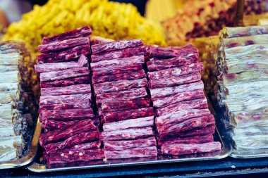 Türk lokumu veya lokum bir jel tabanlı şekerlemelerde ailedir