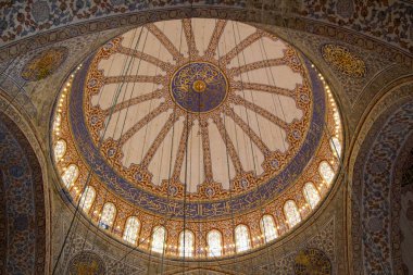 Osmanlı mimarisinde kubbe iç görünüş  