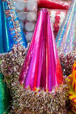 Parti şapkaları değişik renk ayarla