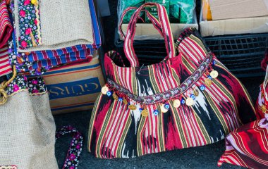 Geleneksel Türk el yapımı çanta olarak Hediyelik eşyalar