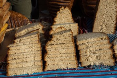 Geleneksel Türk usulü yapılan ekmek 