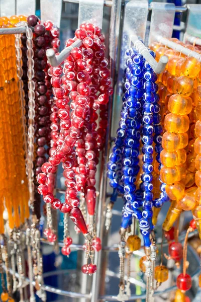 Gebetsperlen in verschiedenen Farben — Stockfoto