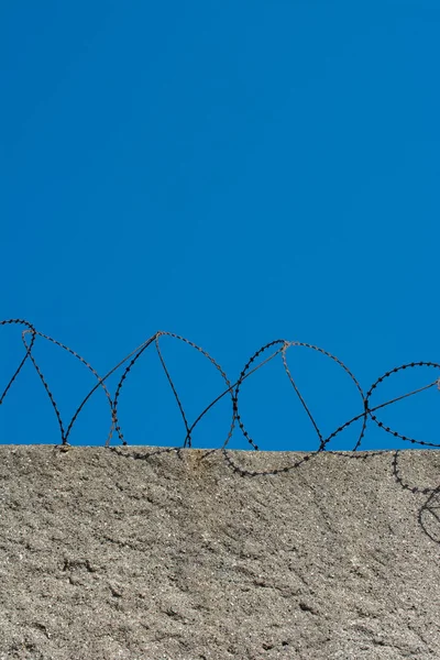 Barbed fence  for protection purposes — Stock Photo, Image