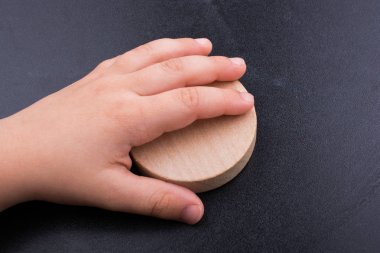 Ahşap yuvarlak ince parçalara günlüğü 