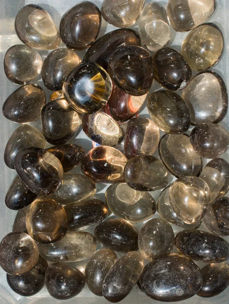 Ruwe kristallen van smoky quartz edelsteen — Stockfoto
