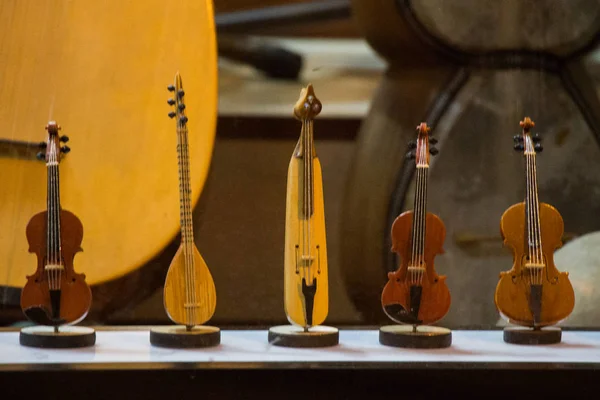 Набор моделей деревянных музыкальных инструментов — стоковое фото