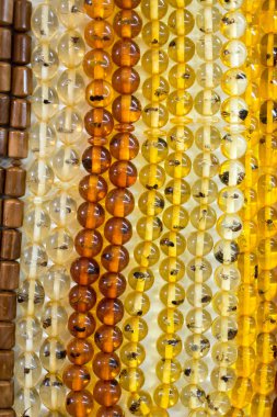 Çeşitli renkteki dua eden boncuk ayarla