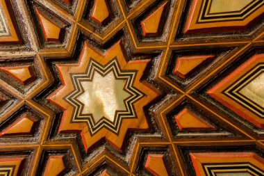 Osmanlı sanatı İnci kaküllerin Anası örneğidir