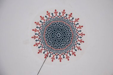 Osmanlı zamanının çiçek desenli örneği