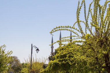Bir Osmanlı tarzı cami minaresi