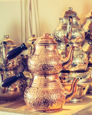  Geleneksel Türk çay demliği