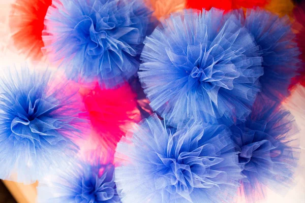 Farklı renkler ve şekiller pompoms içinde bir'ın Bazaarı kümesi — Stok fotoğraf