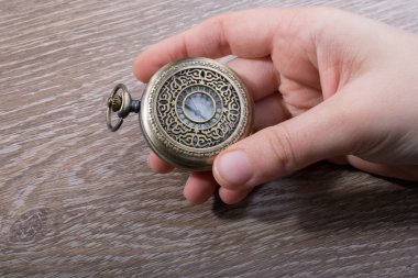 Retro tarzı el izle cep