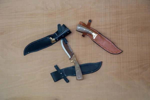 Выставленный стальной нож — стоковое фото