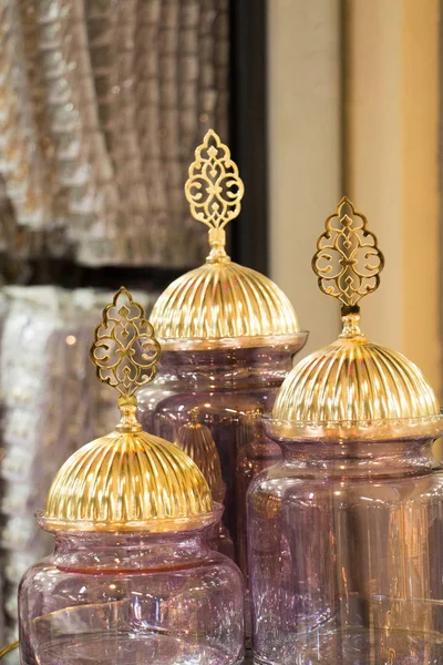 Set leerer kleiner transparenter Flaschen im osmanischen Stil — Stockfoto