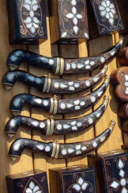 Türk usulü Hançerler inci dişlerin anası ile