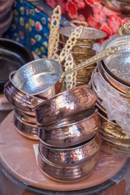 Tencere nesne olarak metal tava