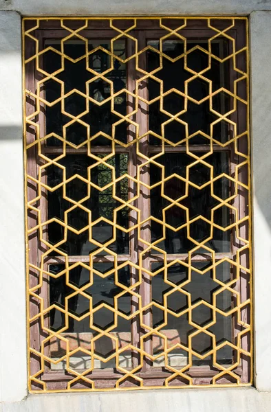金属に適用されるオスマン美術のパターンの例 — ストック写真