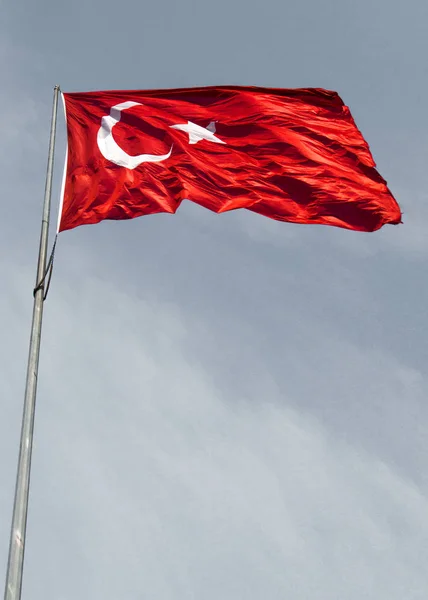 Turkiska nationella flagga i vyn — Stockfoto