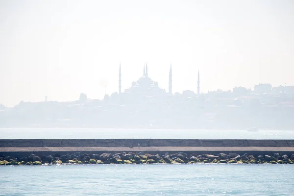 Mosquée de style ottoman à Istanbul — Photo
