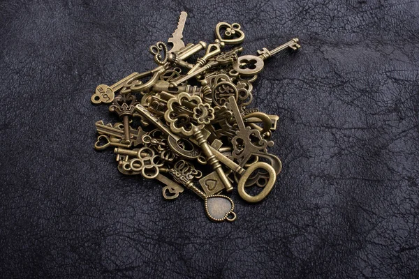 复古风格的金属钥匙作为经营理念 — 图库照片