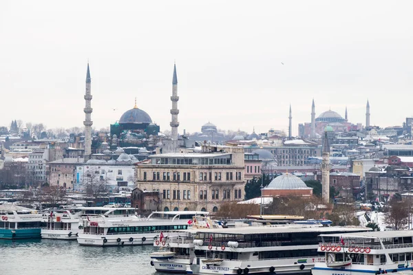 Osmanské čas a styl mešita v Istanbulu — Stock fotografie