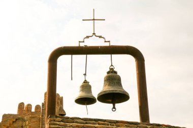 Eski geleneksel kilise çanları ikiz  