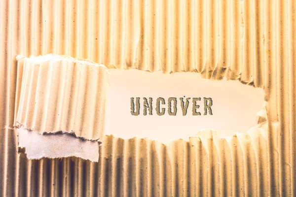 Yırtık kağıt kadar haddelenmiş içinde ifade ortaya çıkarmak