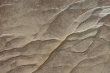 Renkli çizgilerle geometrik arka plan 