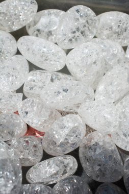 kristalize kuvars (rock-kristal) değerli taş mineral kaya kadar 