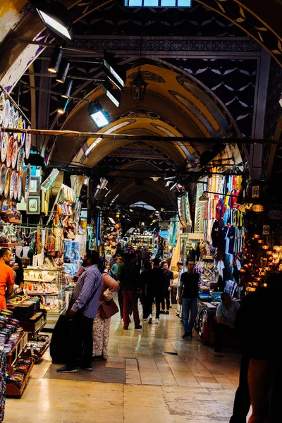 Il Grand Bazaar è uno dei più grandi e antichi mercati coperti — Foto Stock