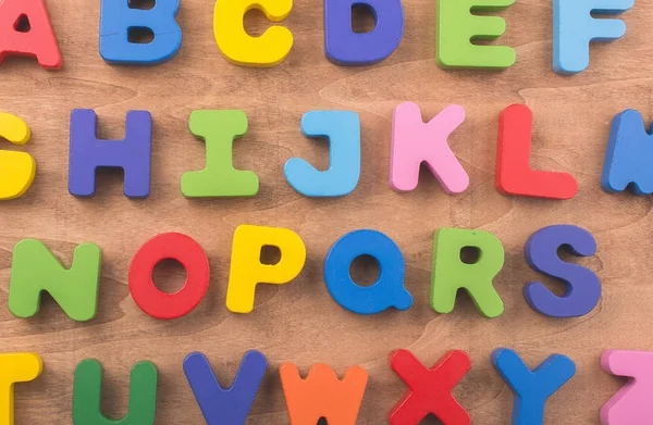 Kleurrijke Letters gemaakt van hout — Stockfoto