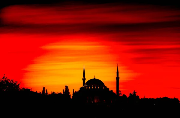 Mosquée de style ottoman à Istanbul — Photo