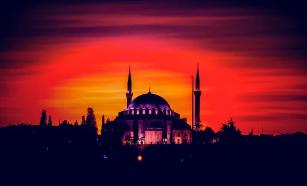 Οθωμανικό στυλ Τζαμί στην Κωνσταντινούπολη — Φωτογραφία Αρχείου
