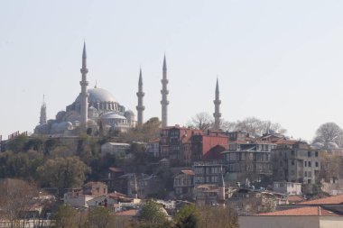 Eski şehrin manzarasını gözlemliyorum.