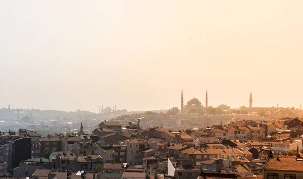 Istambul Cityscape com silhueta de edifício famoso — Fotografia de Stock