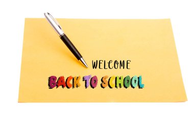 Kalem ve düz renk kağıt