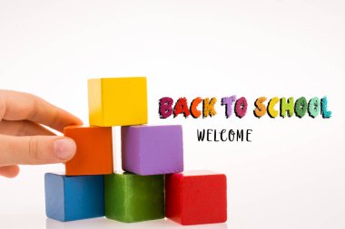 Küpleri ile oynarken el