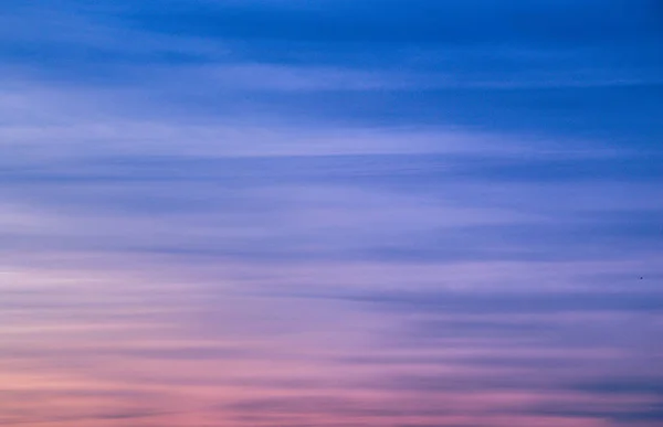 Cielo colorido con nubes — Foto de Stock