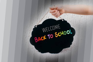 Siyah konuşma kabarcık el şeklinde duyuru tahtası