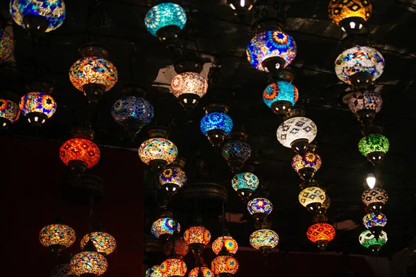 Османский стиль мозаичные лампы от Большого базара Стамбула — стоковое фото