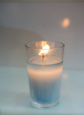  yanan mum bir arka plan olarak görünümde ışık yapma