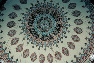 Osmanlı zamanının çiçek desenli örneği