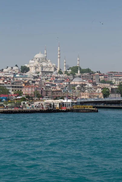 Istanbul'da Osmanlı tarzı cami — Stok fotoğraf