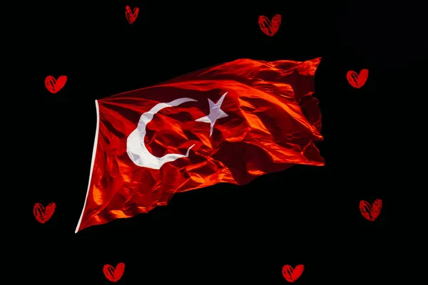 Turecka Flaga narodowa z gwiazdą i księżycem na czerwonych sercach — Zdjęcie stockowe