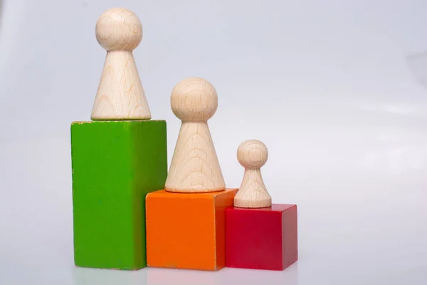 Drewniane figurki ludzi jako koncepcja rodzinna — Zdjęcie stockowe