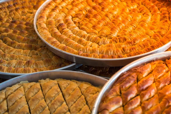 Bandeja de Baklavain tradicional sobremesa turca da Turquia — Fotografia de Stock